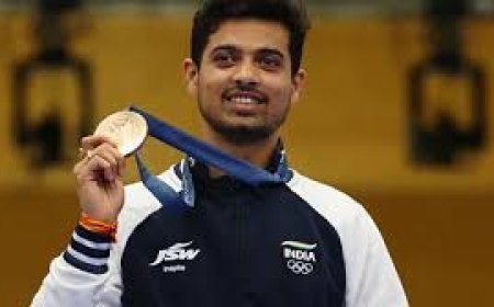 पेरिस ओलंपिक में स्वप्निल ने जीता ब्रॉन्ज़ मेडल, कभी कर्ज़ लेकर की थी प्रैक्टिस