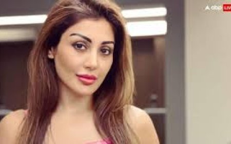 धूम फिल्म की स्वीटी को 20 साल बाद देख फैंस हुए हैरान, रिमी सेन के नए लुक की वायरल हुईं लेटेस्ट तस्वीरें