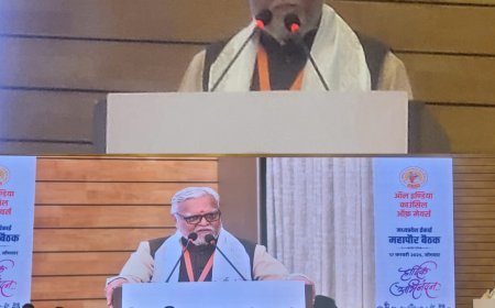 महाकुंभ में बौद्धिक शिक्षा, मूल्यों की शिक्षा, भारत को विश्वगुरु, इंडिया के स्थान पर भारत कहने की सार्थकता पर मंथन