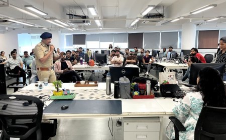 इंदौर पुलिस की साइबर क्राइम और अवेयरनेस की क्लास में जाना अपनी डिजिटल लाइफ को सुरक्षित रखना