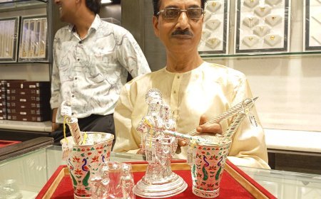होली के लिए बढ़े सराफे में "चाँदी की पिचकरियां बाजार उपल्ब्ध