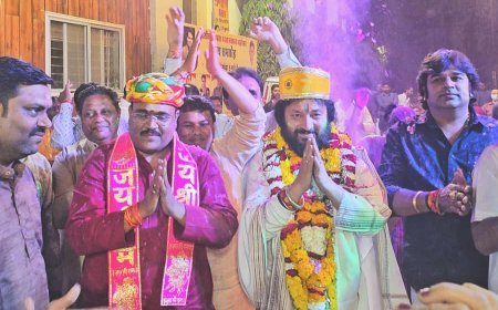 गजासीन शनि धाम में मना फाग उत्सव