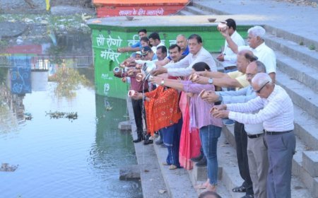 संकल्प का जल  कान्ह सरस्वती नदी में अर्पित कर उम्मीदों की कान्ह के किनारे किया जल चिन्तन