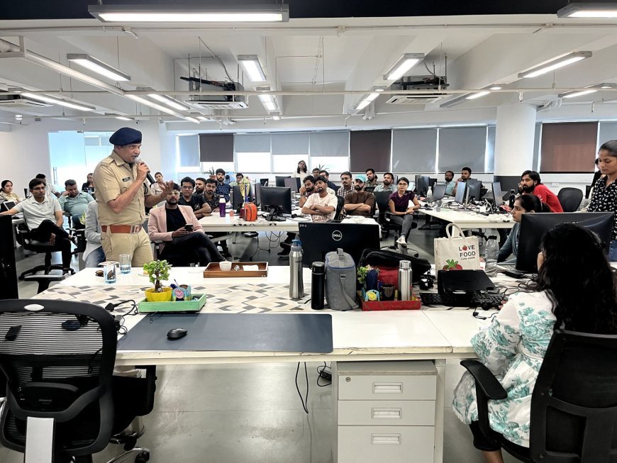 इंदौर पुलिस की साइबर क्राइम और अवेयरनेस की क्लास में जाना अपनी डिजिटल लाइफ को सुरक्षित रखना