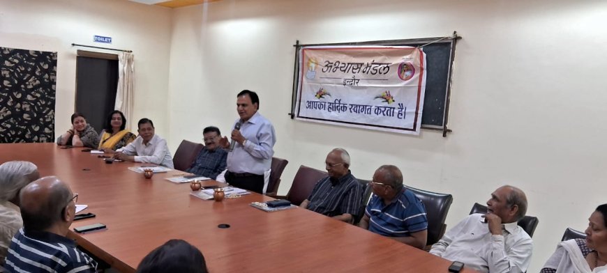 अभ्यास मंडल के बैनर तले आर्थिक विशेषज्ञों का बजट पर परिसंवाद