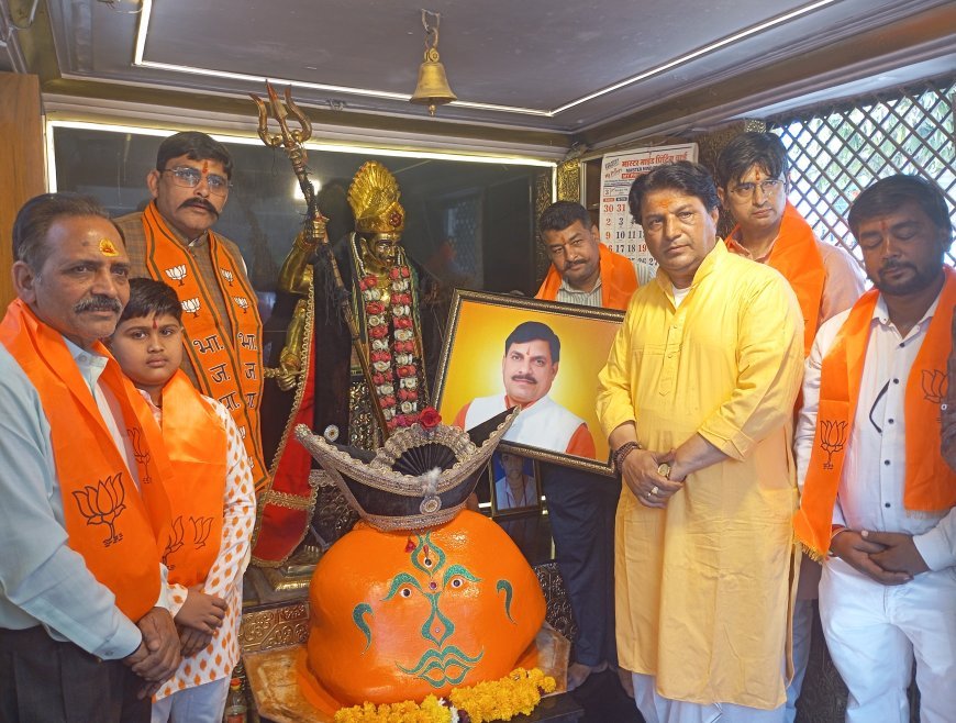 मुख्यमंत्री की दीर्घायु के लिए खजराना गणेश मंदिर में हुआ यज्ञ अनुष्ठान 