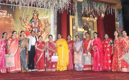 तीन सौ से अधिक कन्याओं का पूजन कर भेंट किए स्कूल में काम आने वाले अनेक उपहार