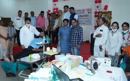 स्व रमेश  अग्रवाल जी की स्मृति में वैश्य महासम्मेलन द्वारा नेत्र एवं दंत रोगियों के लिए निःशुल्क शिविर