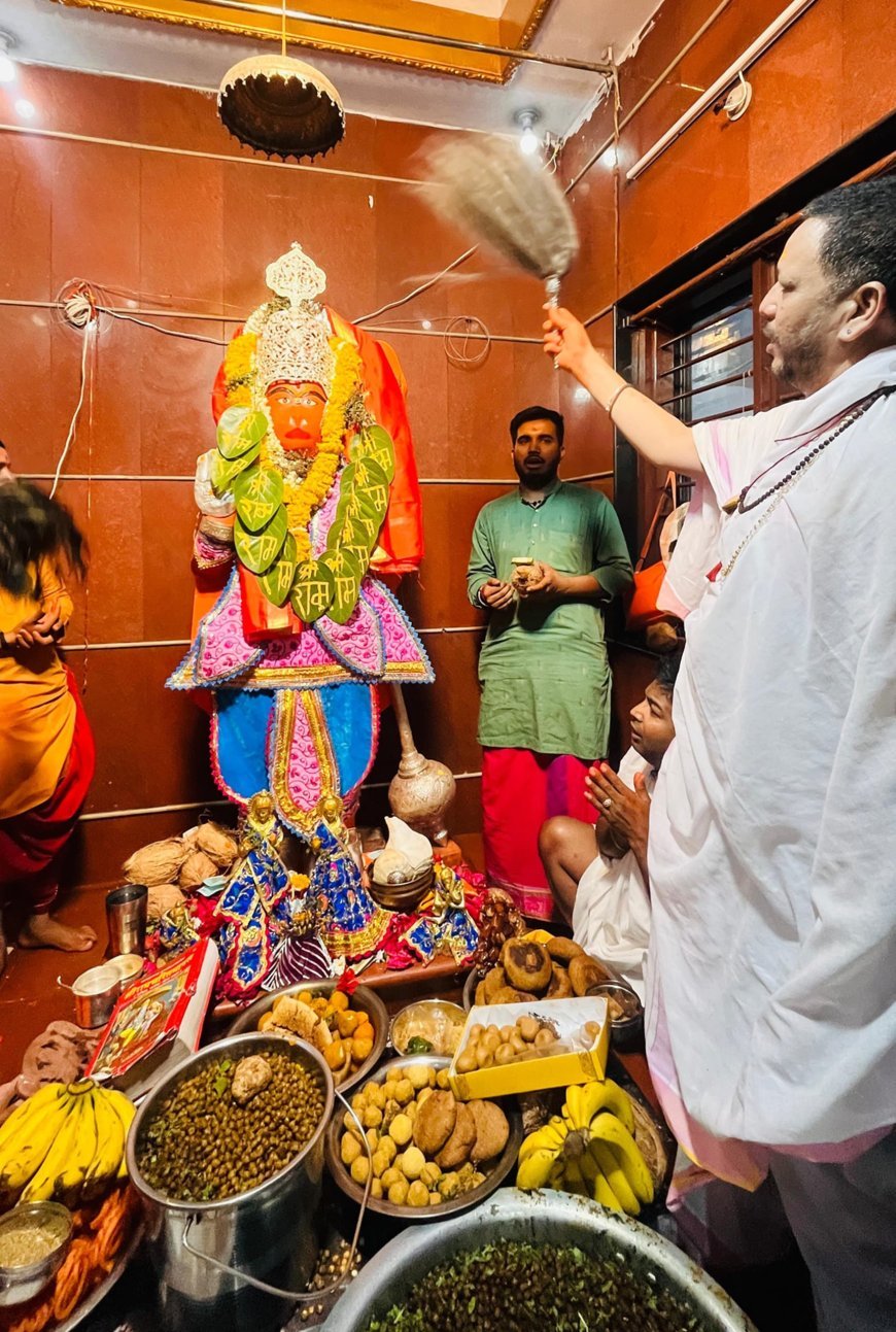 विद्याधाम पर हनुमान जयंती में जुटा भक्तोंका मेला, लगाया चने-टिक्कड़ का भोग