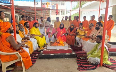 इंदौर संत मंडल के संतो -महंतों एवं महामंडलेश्वरों ने ऑपरेशन सिंदूर की सफलता के लिए किया हंसदास मठ पर सर्वेविजय महायज्ञ