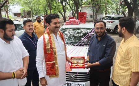 सामूहिक विवाह सम्मेलन में विधानसभा-३ के कार्यकर्ताओं ने दिया कन्यादान