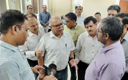 बिजली कंपनी के एमडी पहुंचे स्मार्ट मीटर कंट्रोल रूम, लोड डिस्पेच सेंटर