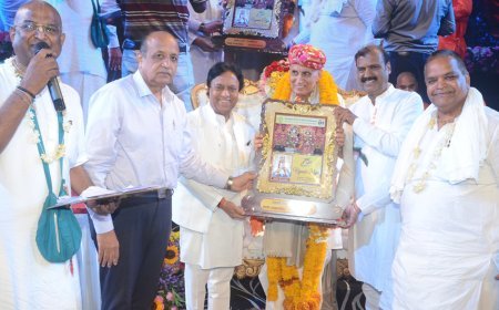 इस्कॉन के व्यास पूजा महोत्सव में देश-विदेश से   आए 700 भक्तों ने महामनदास को भेंट की ई-कार