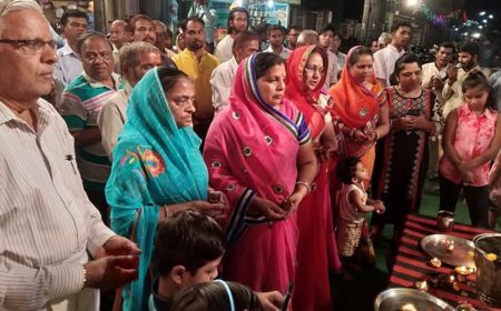 प्राचीन मंशापूर्ण शनि मंदिर पर दिनभर जुटा रहा भक्तों का मेला– शनि कष्ट निवारण पुस्तिका का वितरण 