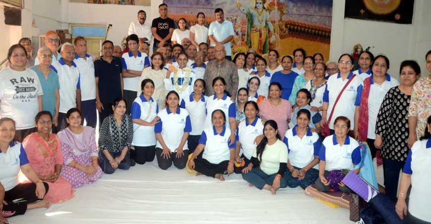 योगासन की एशियन स्पोर्ट्स चैंपियनशिप में स्वर्ण पदक प्राप्त करने वाली निशा चावड़ा का सम्मान