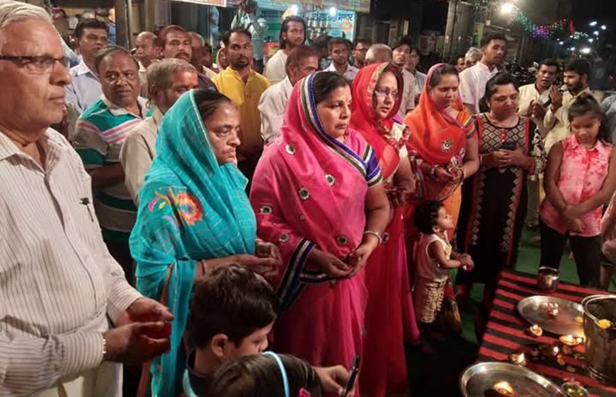 प्राचीन मंशापूर्ण शनि मंदिर पर दिनभर जुटा रहा भक्तों का मेला– शनि कष्ट निवारण पुस्तिका का वितरण 