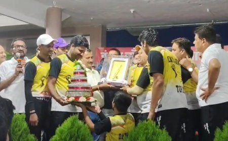 इंदौर चांदी सोना जवाहर व्यापारी एसोसिएशन द्वारा एस पी एल 3 सीरीज क्रिकेट का मैच फाइनल टोपाज इलेवन ने  जीता