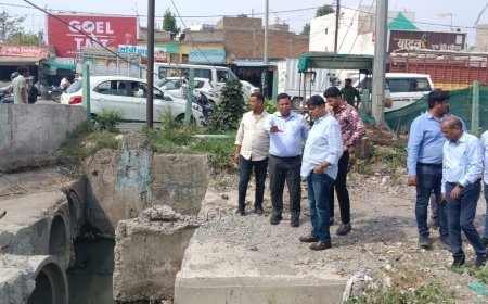 ड्रीम सिटी कालोनी क्षेत्र के नाले की रिटेनिंग वाॅल धंसने पर सुरक्षा की दृष्टि से बेरिकेटिंग करने के दिये निर्देश