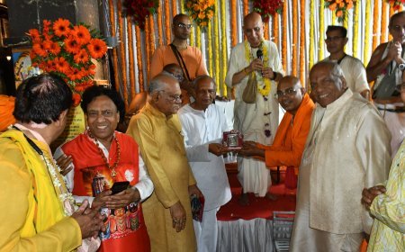 गोपाल मंदिर में देर रात पहुंची रथयात्रा में आए विदेशी संतो-भक्तों के सम्मान के साथ हुआ समापन