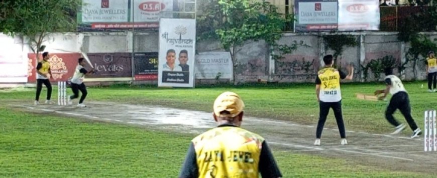 इंदौर चांदी सोना जवाहर व्यापारी एसोसिएशन द्वारा एस पी एल 3 सीरीज क्रिकेट में मैच सेमी फाइनल आज रात्रि को