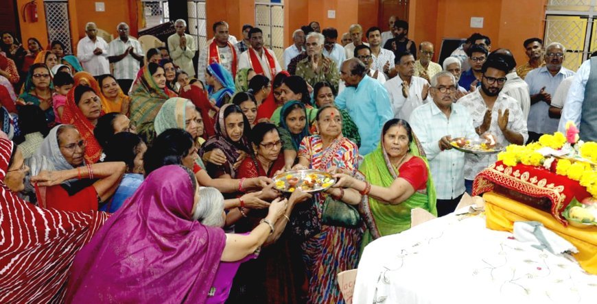 भक्त और भगवान को जोड़ने की कथा है भागवत