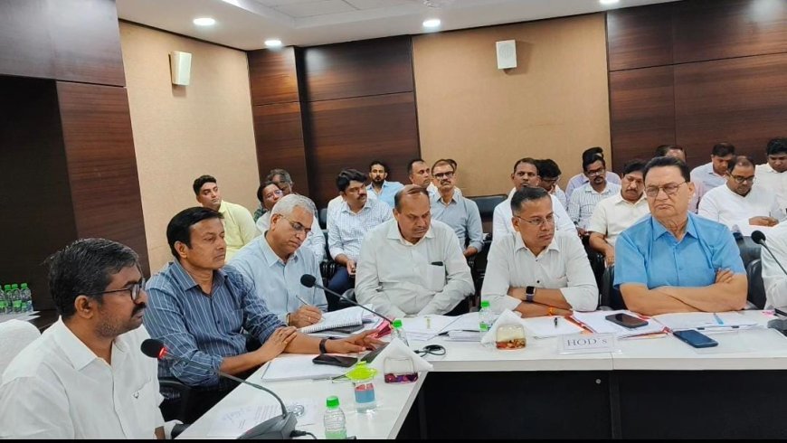 बिजली मेंटेनेंस की गुणवत्ता का सत्यापन करेंगे डीई, एसई  बिजली लाइन कार्य के दौरान सुरक्षा मापदंड पालन में समझौता नहीं करे- सिंह