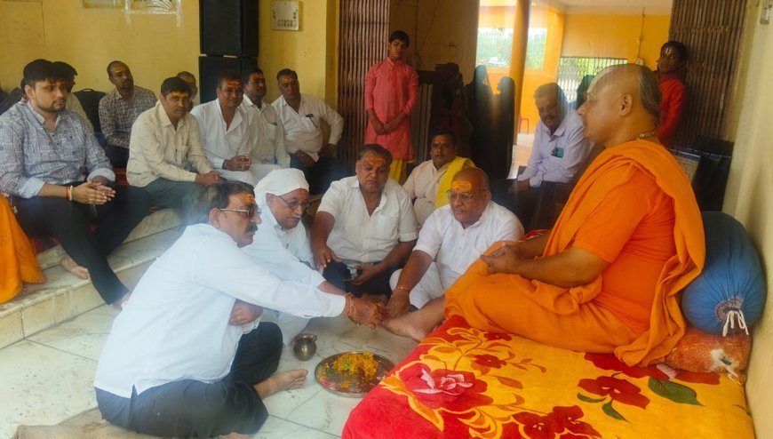 धरावरा धाम पर पादुका पूजन के बाद श्रावण में पूरे माह अखंड रामायण पाठ का हुआ शुभारंभ  