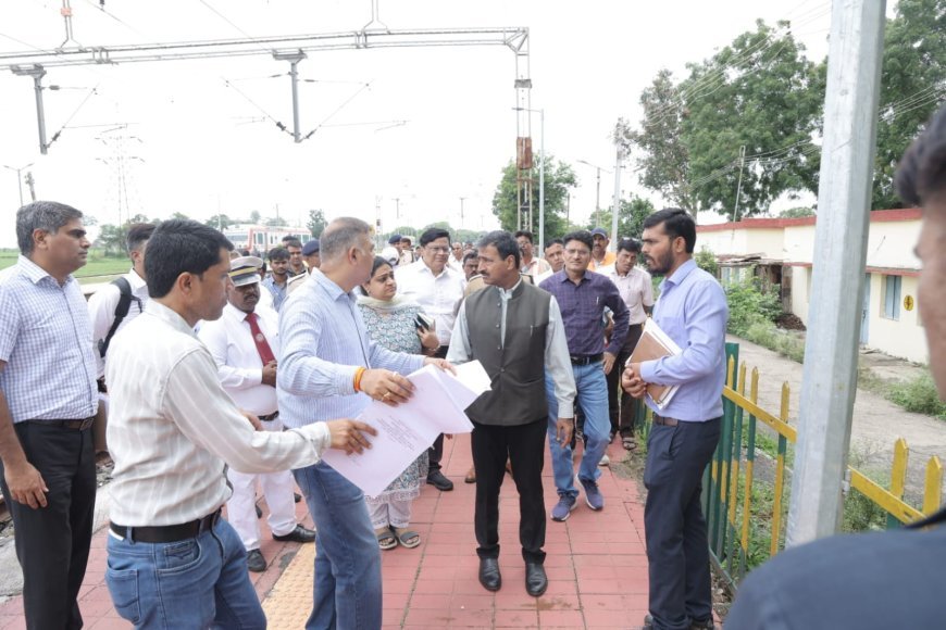 रतलाम मंडल के दौरा पर आये महाप्रबंधक पश्चिम रेलवे श्री विवेक कुमार गुप्‍ता