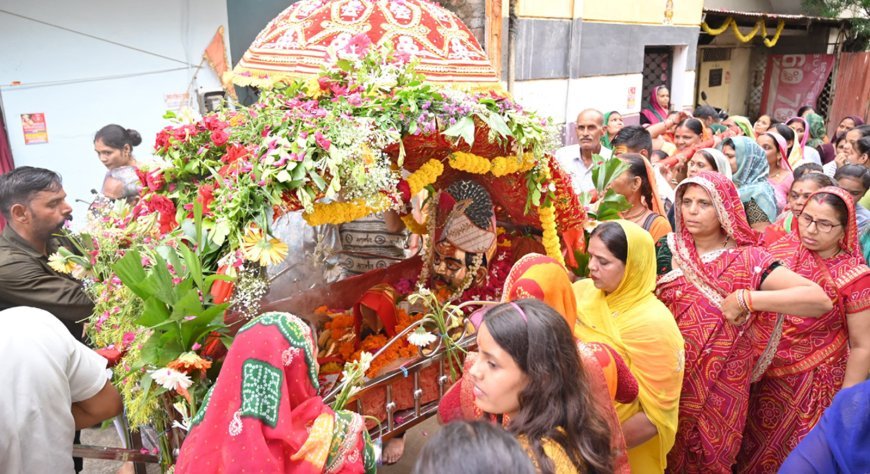 गणेश नगर स्थित पुष्पदंतेश्वर महादेव निकले अपने भक्तों को दर्शन देने