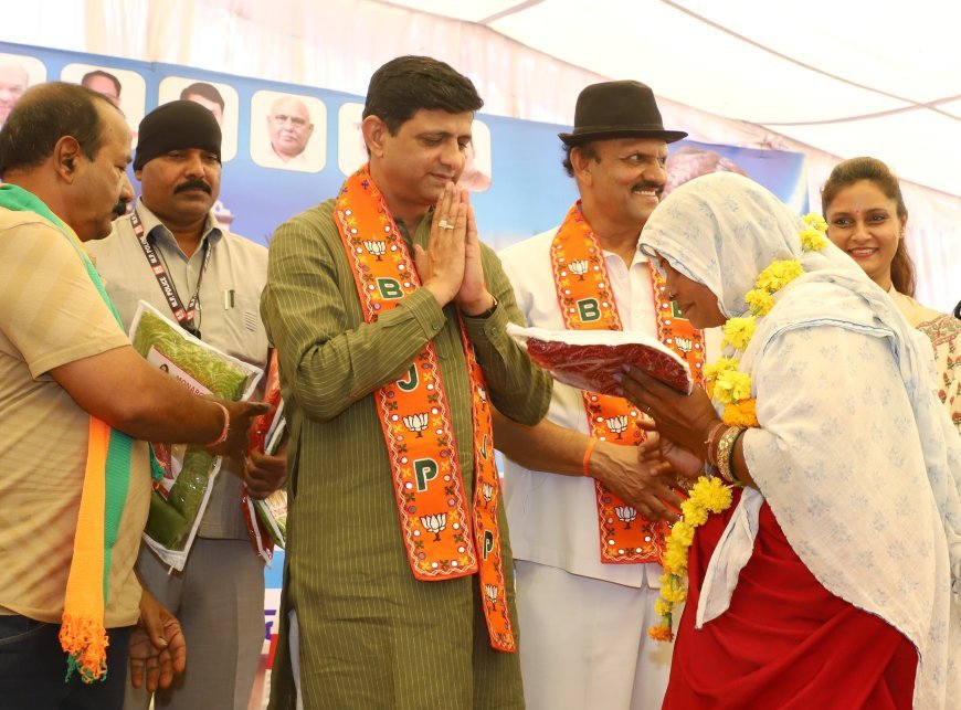 प्रथम स्थान मिलने पर सफाई मित्रों का अभिनंदन समारोह आयोजित