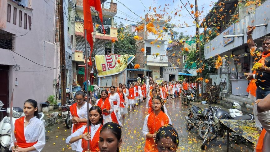 विश्व हिंदू परिषद मातृशक्ति दुर्गा वाहिनी द्वारा आयोजित शस्त्र पूजन
