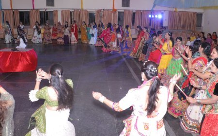 ब्राह्मण सेवा संगठन द्वारा समूह एवं युगल गरबा  में हर कोई झूम उठा-हुई मां की सामूहिक आरती 