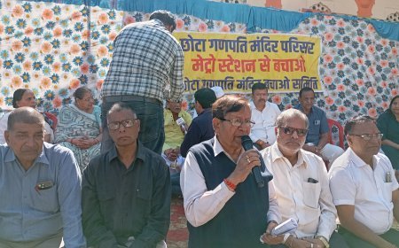 छोटा गणपति व्यापारी रेहवासियों ने मेट्रो स्टेशन के खिलाफ धरना प्रदर्शन