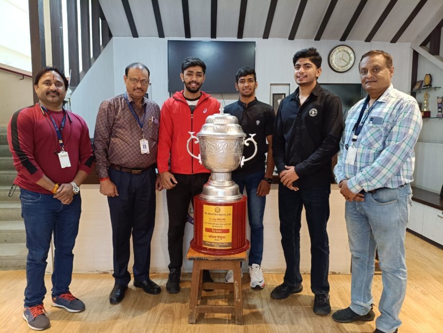 वैष्णव कॉलेज ऑफ आर्ट्स एंड कॉमर्स के खिलाड़ियों ने उत्कृष्ट प्रदर्शन करते हुए तीन पदक जीते