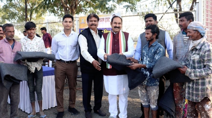 श्री गीतारामेश्वरम् ट्रस्ट के तत्वाधान में 2000 कम्बलों का वितरण वंचित परिवारों के लिए आगे आए सत्यनारायण पटेल