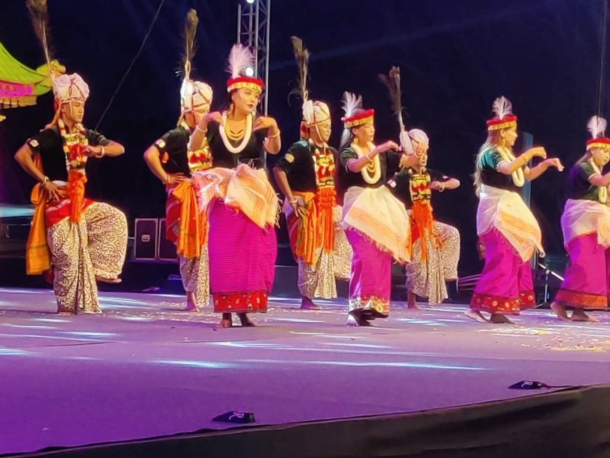 मणिपुर के लोक नृत्यो ने बांधा समा*