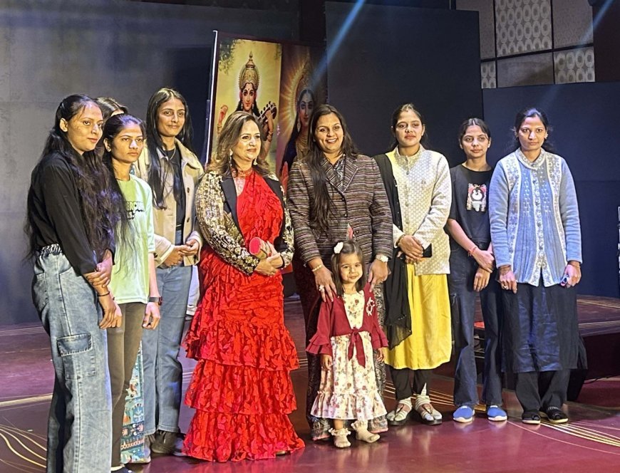 VOG’ शो में कला, फैशन और ब्यूटी का भव्य संगम, 500 से अधिक दर्शकों की मौजूदगी