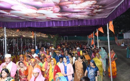 लक्ष्मीनारायण महायज्ञ में प्रातः 4 बजे से लगातार 24 घंटे चल    रहा परिक्रमा का अखंड क्रम