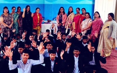 गणतंत्र दिवस से पूर्व दिव्यांग बच्चों को हेल्दी वूमन क्लब ने बांटी खुशियां