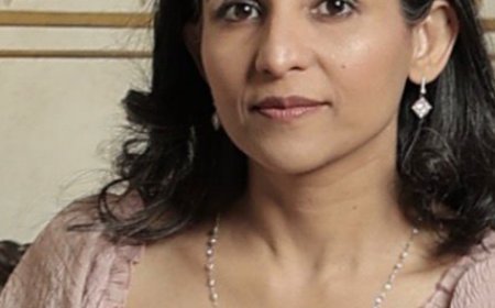 लाइफ़ कोच सुरभि पांड्या बता रही हैं, अपने डिज़ाइन किए कर्म आधारित खेलों के बारे में