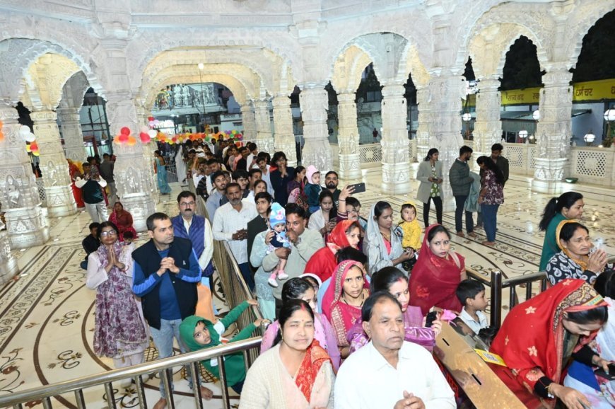 अन्नपूर्णा मन्दिर में भी सवा लाख से अधिक  भक्तों ने पहुंचकर किए मातारानी के दर्शन