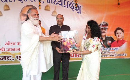 राष्ट्रीय संत गीता मनीषी स्वामी ज्ञानानंद ने केंद्रीय जेल इंदौर में दिए प्रेरक उपदेश