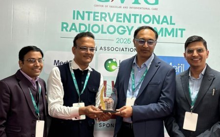 स्ट्रोक, ब्रेन ब्लॉकेज और लिवर ट्यूमर के इलाज पर विशेषज्ञों ने सिखाईं अत्याधुनिक तकनीकें