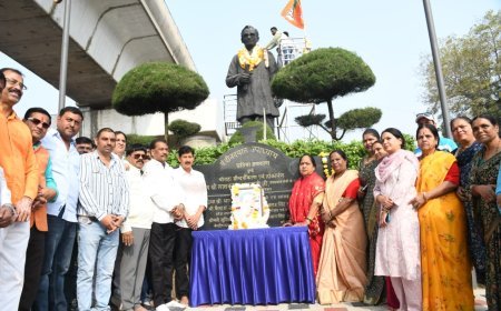 भाजपा नेताओं ने बापट चौराहा और भवरकुंआ स्थित प्रतिमाओं पर माल्यार्पण कर स्मरण किया।