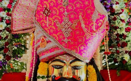 भूतेश्वर महादेव मंदिर पर सुबह से लगी भक्तों की कतारें, दिनभर जुटा रहा मेला