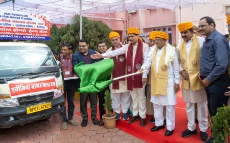 राज्यपाल मंगुभाई पटेल ने एनीमिया जागरूकता रथ को इंदौर भ्रमण के लिए किया रवाना