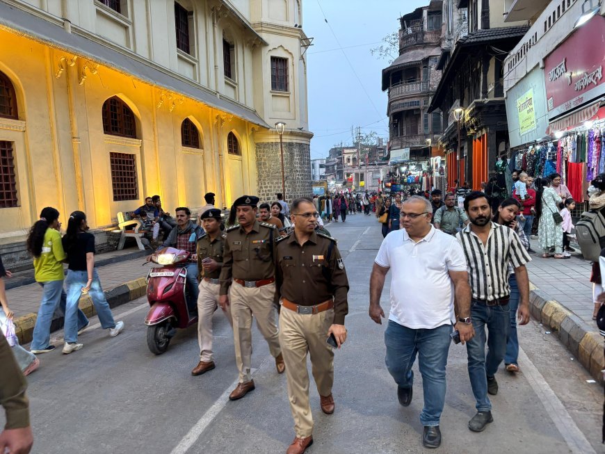 राजवाड़ा क्षेत्र के व्यापारियों ने की पहल- यातायात पुलिस के साथ भ्रमण कर दुकानदारों और ग्राहकों से व्यवस्था में सहयोग की अपील