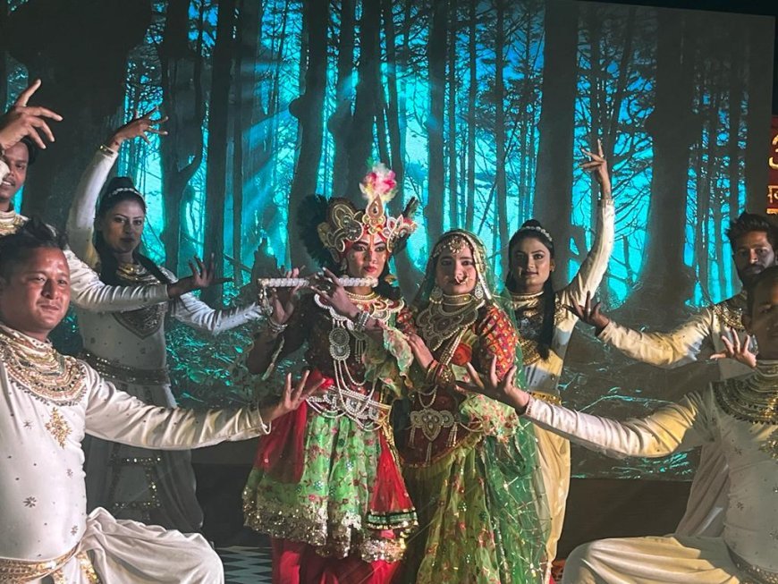 दूल्हे-दुल्हनों के साथ महिला संगीत एवं फूलों की होली से   हुआ अग्रसेन महासभा के सामूहिक विवाह का शुभारंभ