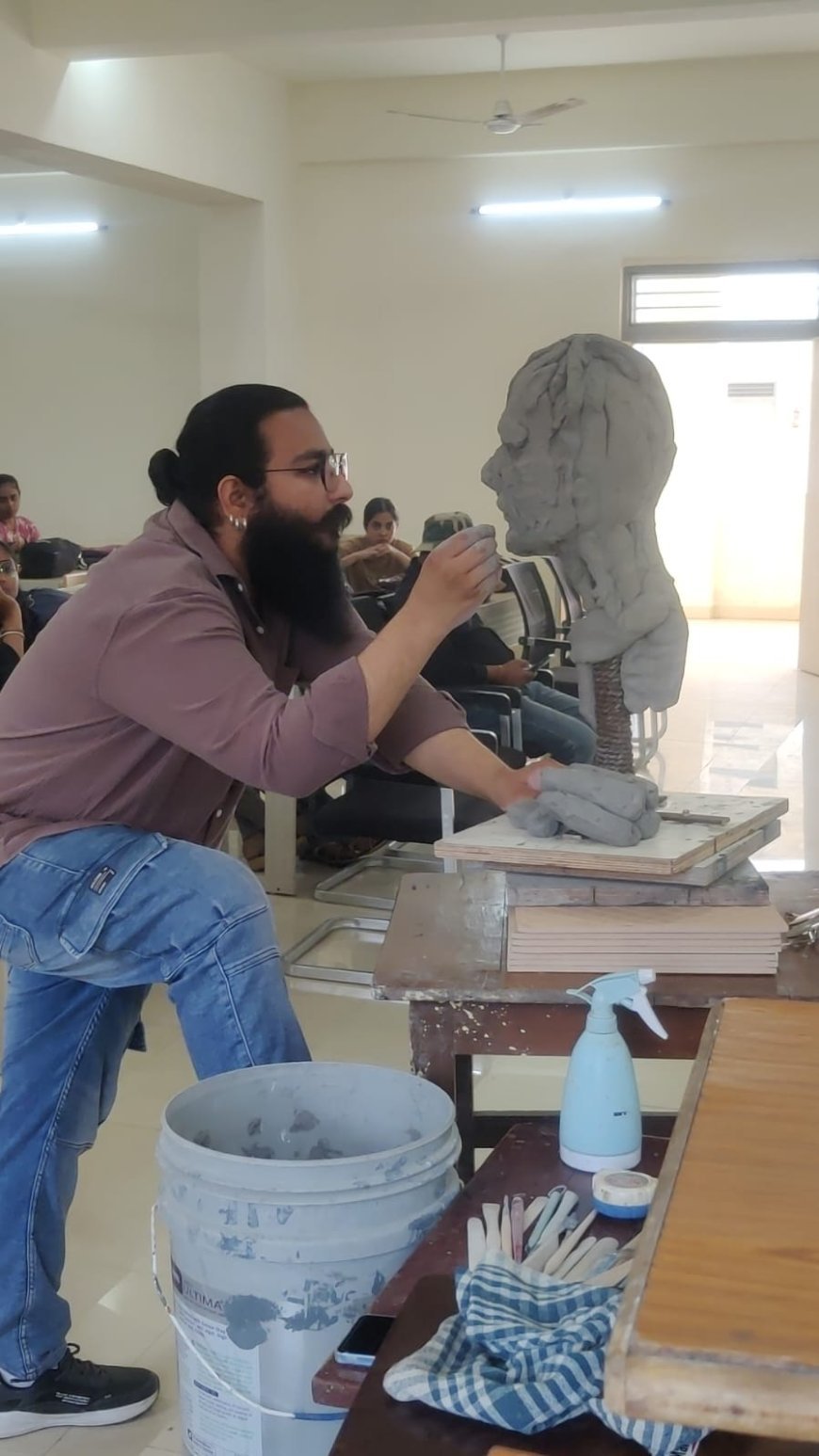 राष्ट्रीय मूर्तिकला कार्यशाला का शासकीय महाविद्यालय में आयोजन