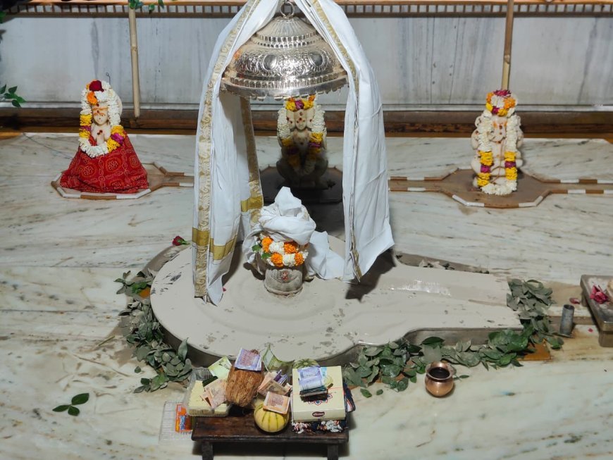 नवलखा कांटाफोड़ मंदिर पर माँ वैष्णो देवी एवं भोले बाबा के दर्शनों के लिए लगी रही लम्बी कतारें,